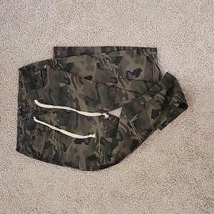 Fashion Nova elastic army print pants